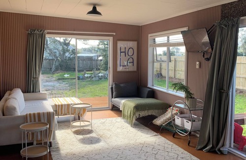Waipu Cove House | Classic Waipu Cove Kiwi bach perfect for family beach stays