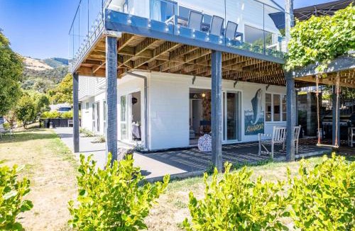 Akaroa House | Cliffside - Akaroa Holiday Home