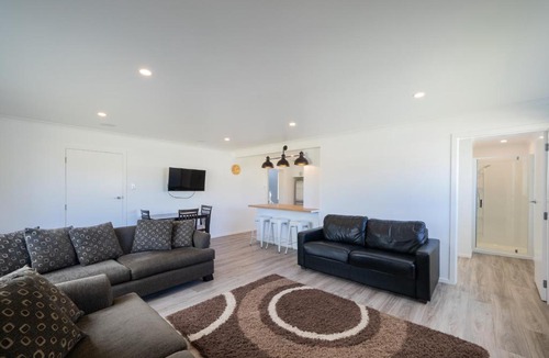 Foxton Beach House | Coastal Comfort - Foxton Beach Holiday Home