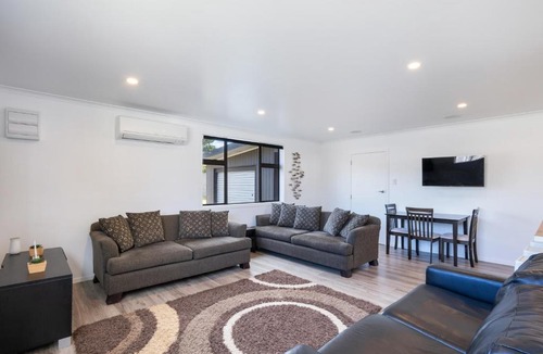 Foxton Beach House | Coastal Comfort - Foxton Beach Holiday Home