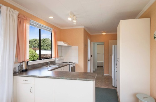 Paraparaumu House | Coastal Drift - Waikanae Beach Holiday Home