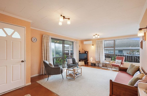 Paraparaumu House | Coastal Drift - Waikanae Beach Holiday Home