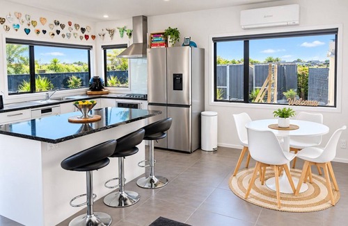 Whitianga House | Coastal Escape | Dogs, Boats & Sun