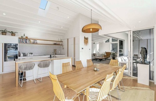 Omanu House | Coastal Sanctuary - Mt Maunganui Beach