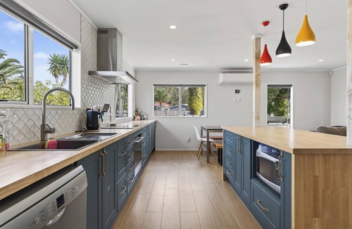 Ruakaka House | Coastal Whanau - Ruakaka Holiday Home