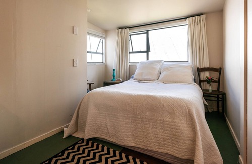 Surfdale House | Coconut Cottage Little Onoeroa