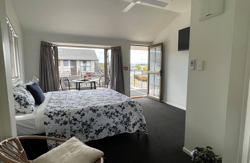 Blenheim Hotel | Colonial Motel
