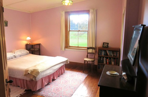 Rangiwahia House | Colonial Villa on working farm in the northern Manawatu hill country