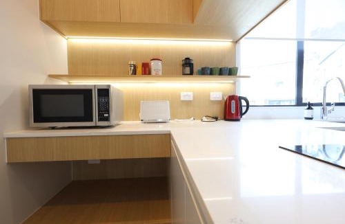 Takapuna House | Comfort Stay in Takapuna - Free carpark