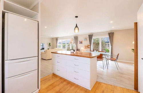 East Tamaki Heights House | Comfortable 3-Bedroom Home in East Tamaki Heights