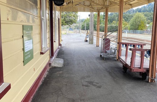 Ohakune Cottage | Comfortable 4 bedroom Cottage. Great location on historic Railway Row.