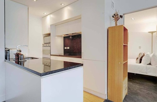 Eden Terrace Apartment | Comfortable city fringe Apt Near Basque Park