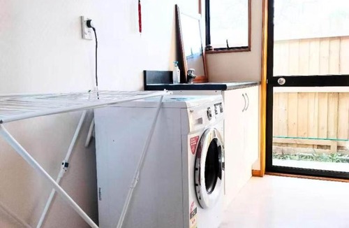 Avonhead House | Comfortable Double Bedroom near Christchurch Airport