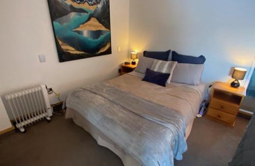 Fernhill Apartment | Comfortable Mountain View Studio
