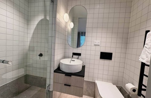 Christchurch City Centre Apartment | Comfy 3 Bedroom in CBD-Free parking