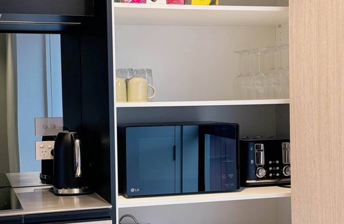 Christchurch City Centre Apartment | Comfy 3 Bedroom in CBD-Free parking