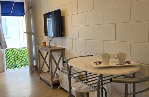 Epsom Hotel | Comfy and Modern Self Contained Studio in Epsom
