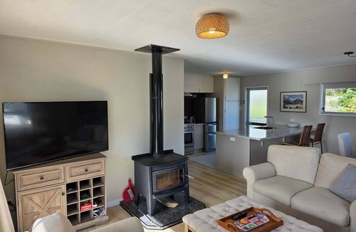 Picton Apartment | Comfy Haven in the Heart of Picton