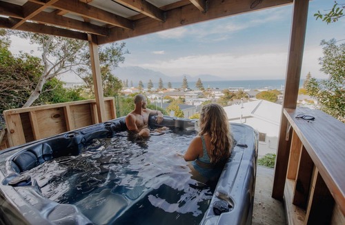 Kaikoura House | Contemporary | Elevated Views | Hot Tub - KK76130