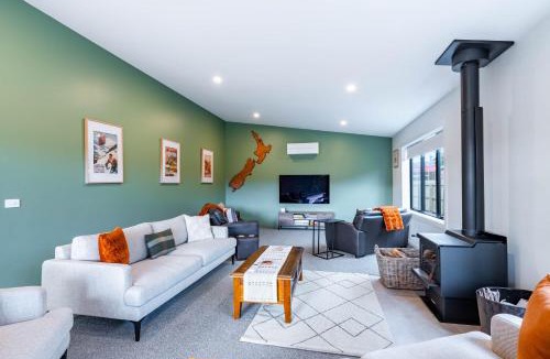 Albert Town House | Contemporary Thyme Cottage