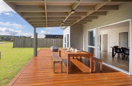 Cooks Beach House | Cooks Family Retreat - Cooks Beach Holiday Home