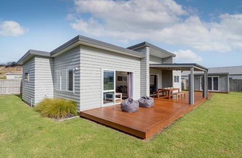 Cooks Beach House | Cooks Family Retreat - Cooks Beach Holiday Home