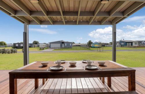 Cooks Beach House | Cooks Family Retreat - Cooks Beach Holiday Home