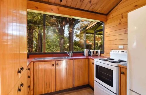 Holdens Bay House | Cooper's Lakeside - Lakefront, Kayaks, Sleeps 5