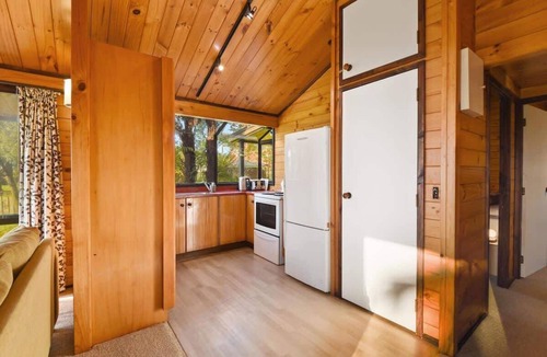 Holdens Bay House | Cooper's Lakeside - Lakefront, Kayaks, Sleeps 5