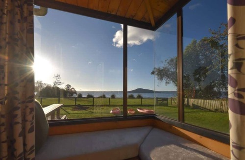 Holdens Bay House | Cooper's Lakeside - Lakefront, Kayaks, Sleeps 5