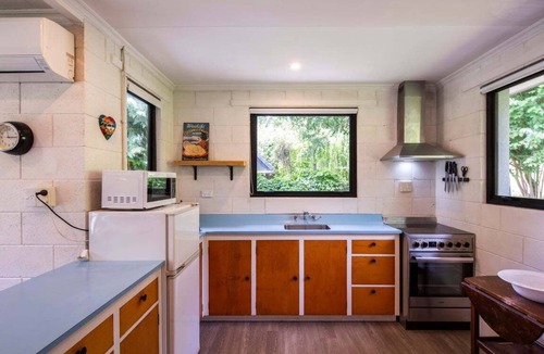 Speargrass Flat House | Coronet Peak View | 3BR Home with Hot Tub & Garden