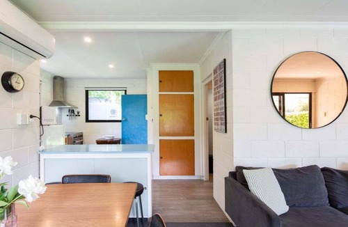 Speargrass Flat House | Coronet Peak View | 3BR Home with Hot Tub & Garden
