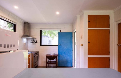 Speargrass Flat House | Coronet Peak View | 3BR Home with Hot Tub & Garden