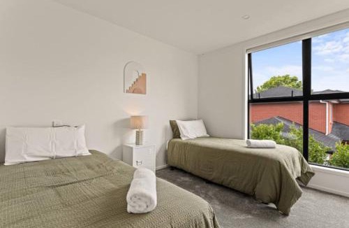 Henderson House | Cosy and Stylish Auckland Home