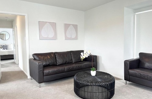 Linwood Apartment | Cosy Apartment - 5 minutes from City Centre
