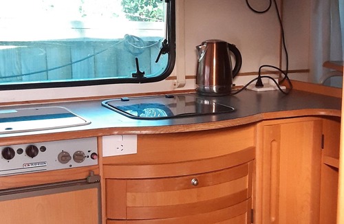Wharekaho House | Cosy caravan in rural setting 5 minutes walk from gorgeous beach