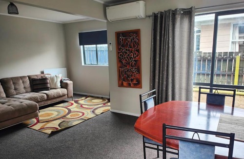 Frankton Apartment | Cosy, Central and Comfortable