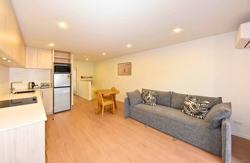 Christchurch City Centre Villa | Cosy City Stay with Shared Sauna Access