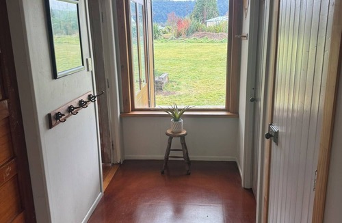 Ohakune Cottage | Cosy cottage with beautiful mountain view. Close to town and Carrot Park.