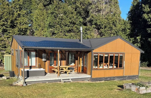Ohakune Cottage | Cosy cottage with beautiful mountain view. Close to town and Carrot Park.