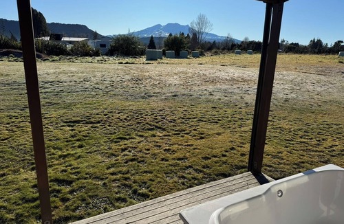 Ohakune Cottage | Cosy cottage with beautiful mountain view. Close to town and Carrot Park.
