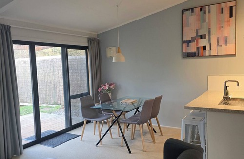 Wairakei House | Cosy Home. Nice rural setting. Close to Activity Parks.