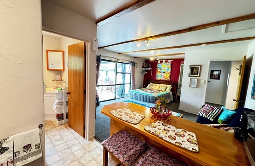 Linkwater Apartment | Cosy, self contained boutique studio.