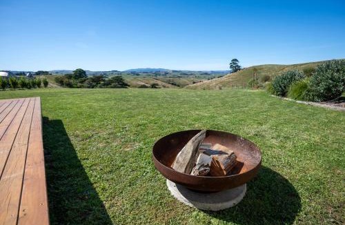 Raglan House | Cosy Studio with a View