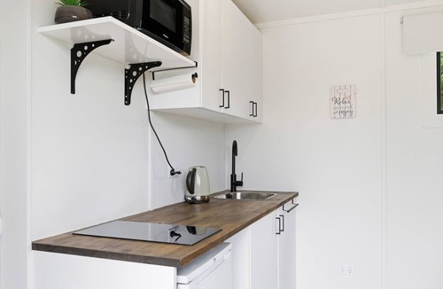 Rotorua Cabin | Country Cabin - Farm Stay for Two, Hamurana