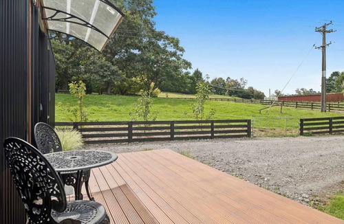 Rotorua Cabin | Country Cabin - Farm Stay for Two, Hamurana