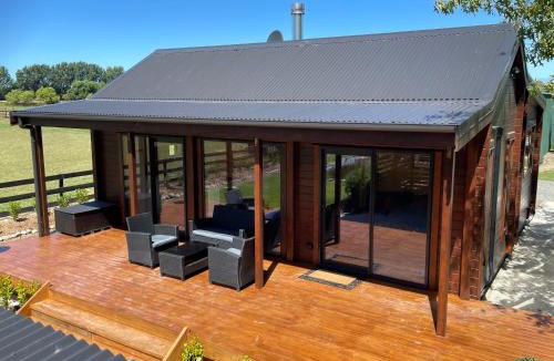 Port Levy House | Country Cottage On City Doorstep