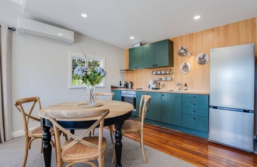 Bombay Villa | Country Cottage with Incredible Rural Views & Access to Creek for Swimming