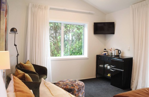 Warkworth Cottage | Country Idyll Hut 2 – Sandspit Holiday Cottage