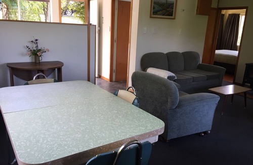 Clyde House | Cozy - Perfect location - Set rate per night